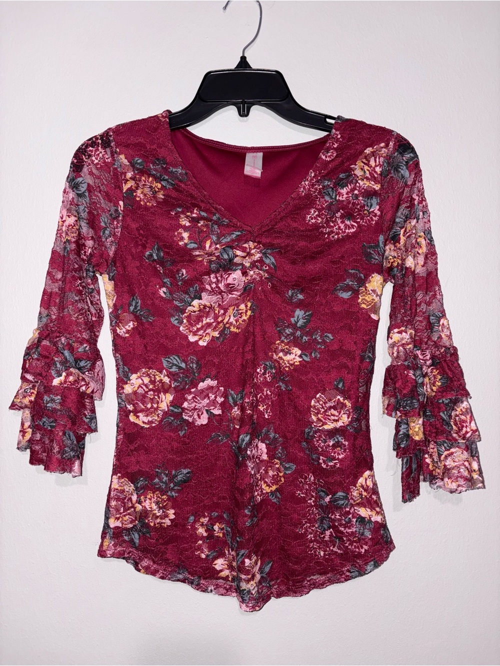 Women's Floral Lace Ruffle Sleeve Top in Burgundy